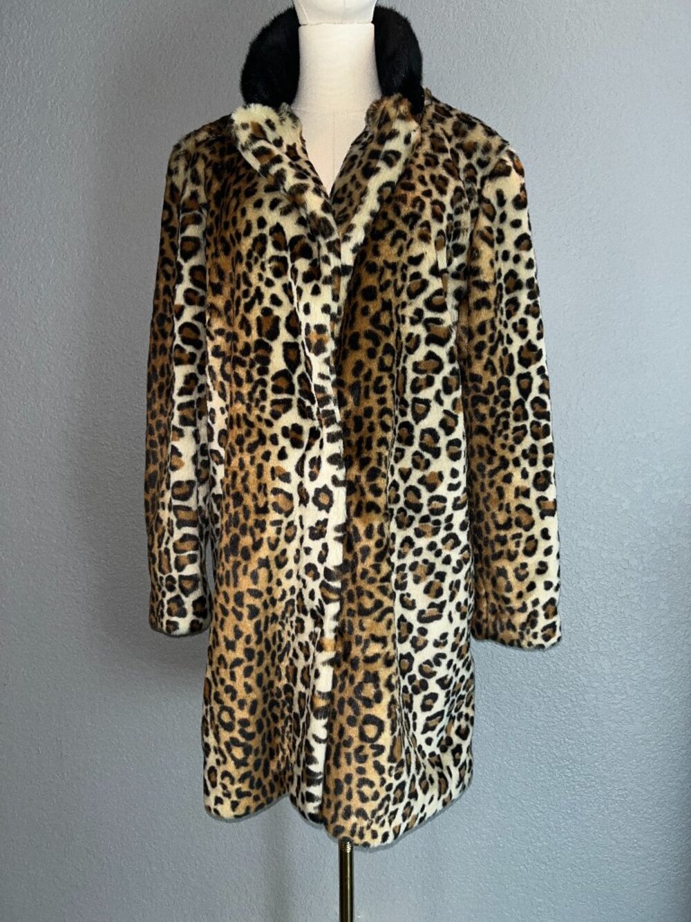 Buffalo David Bitton Leopard Faux Fur Coat Black Collar - Mob Wife - EUC - Large